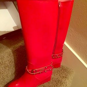 BeBe Chinese Red Rain boots size 7, like new